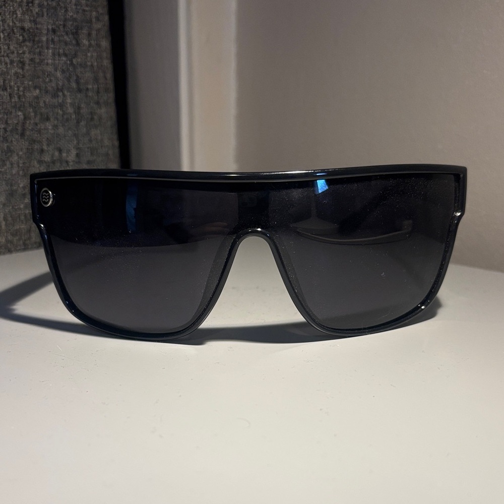 Neven Black Sunglasses